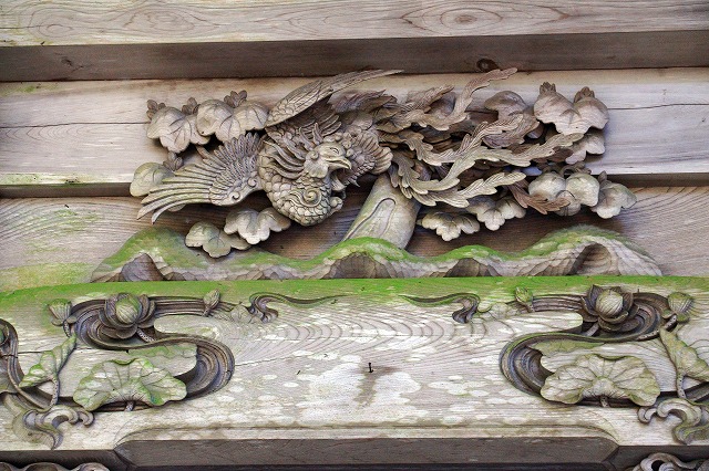 10　西山興隆寺　切れ味のある彫刻