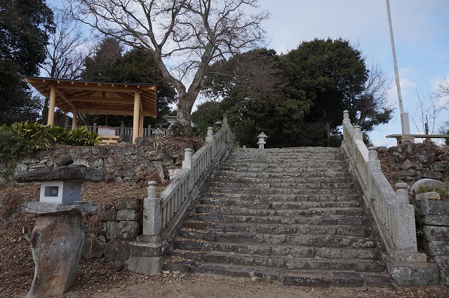 稲積山　高屋神社(中宮)