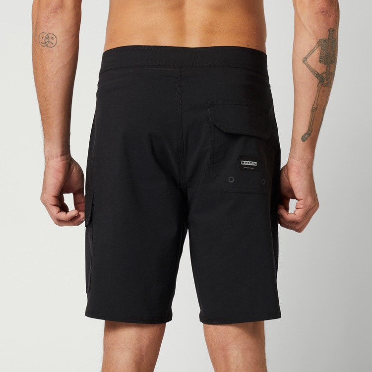 Mystic Movement Boardshort Black im MEGA SALE bei WindSucht
