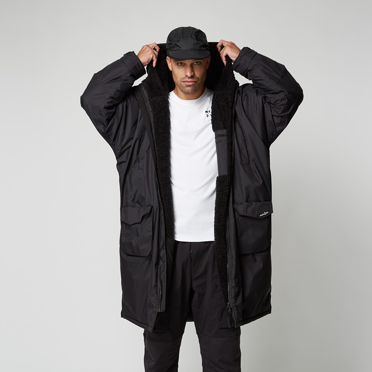 Mystic DTS Poncho Jacket Black bei WindSucht