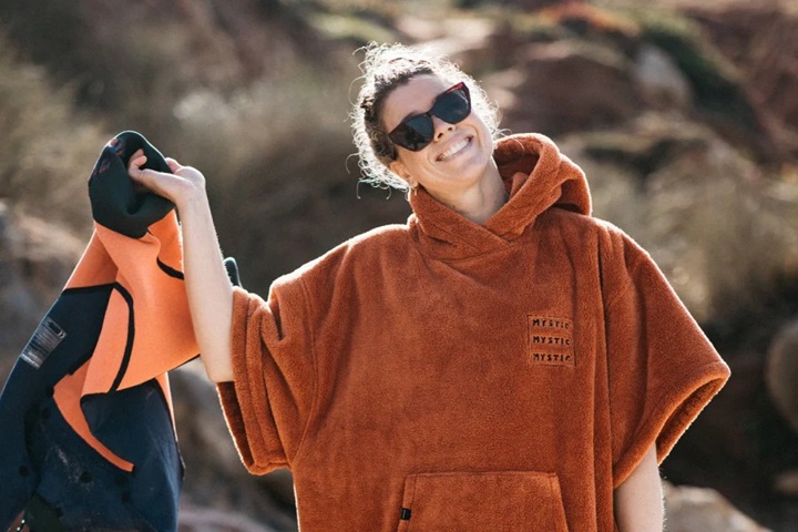 Mystic Poncho Teddy Women Rusty Red bei WindSucht