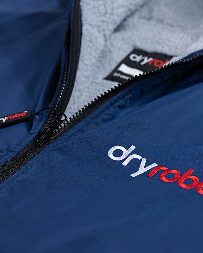 Dryrobe Advance Long Sleeve Poncho Navy Grey bei uns im SHOP