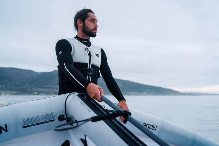 Mystic Endure Wing Impact Vest Dirty White bei WindSucht