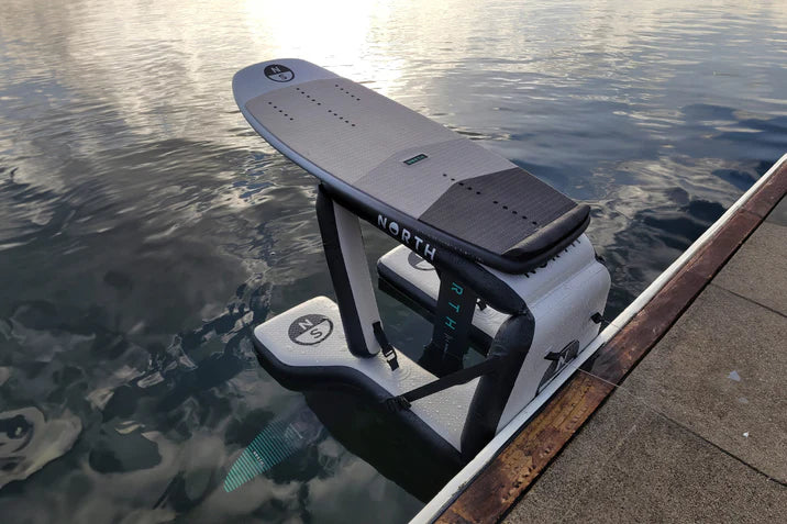 North Dockstart Launch Pad Rampe zum Pumpfoilen bei WindSucht