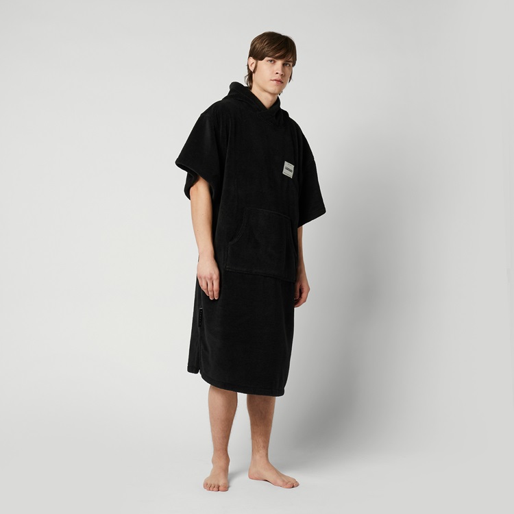 Mystic Poncho Teddy Black 2024 bei WindSucht