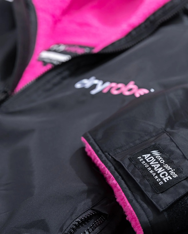 Dryrobe Advance Long Sleeve Poncho Black Pink in Action