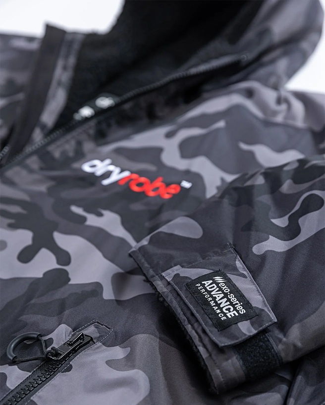 Dryrobe Advance LS Poncho Camouflage Black in Action