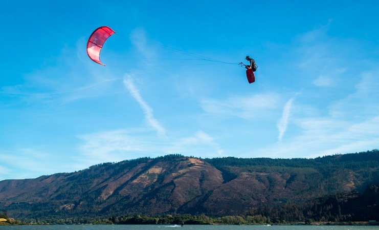 F-One Bandit Brainchild Kite in Action bei WindSucht