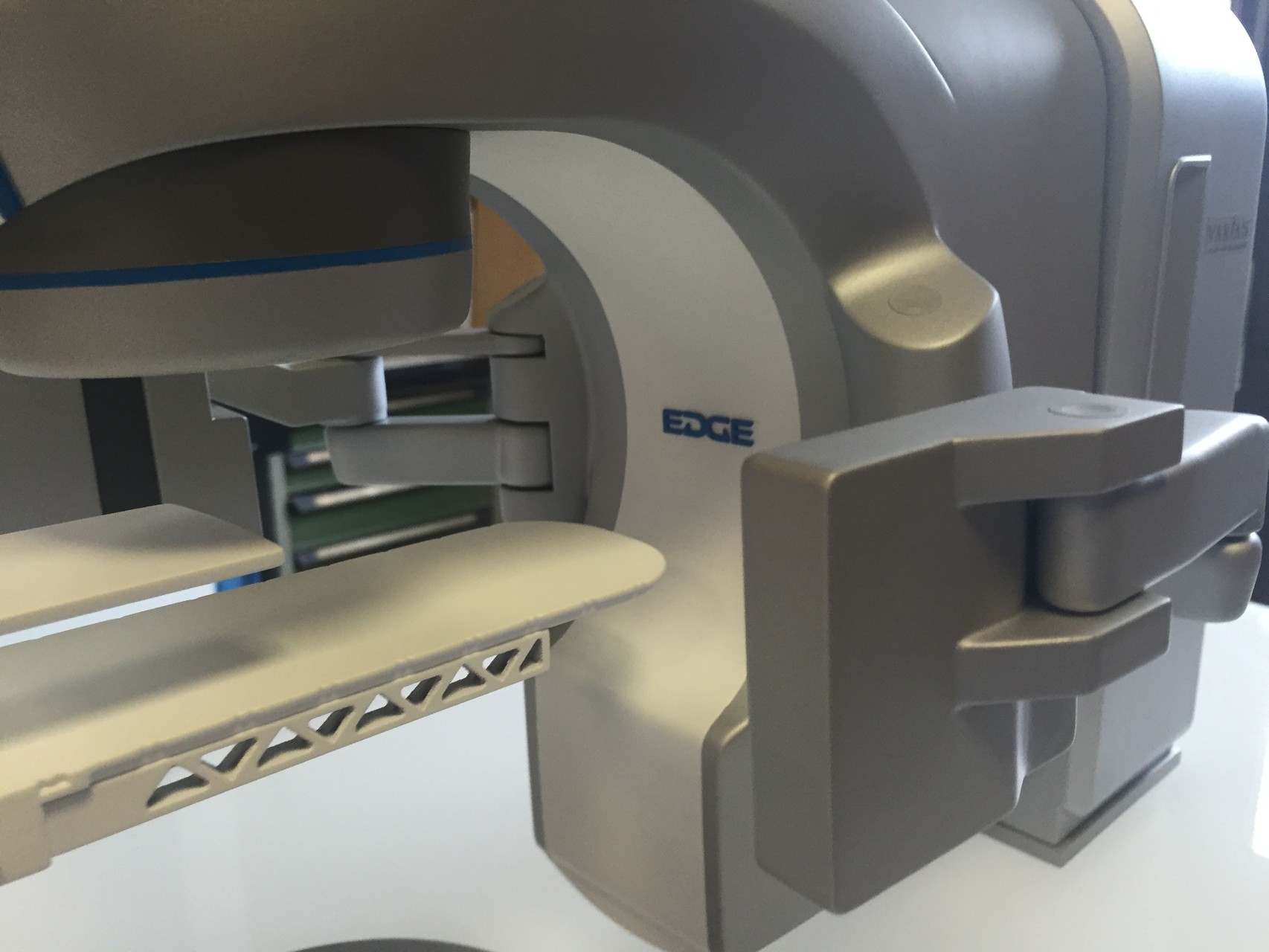 Varian Edge™ Radiosurgery System PS Modellbau