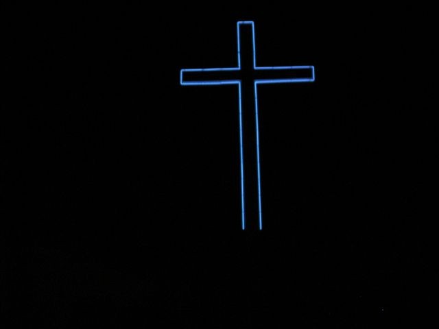 21°) La grande Croce vista notturna.