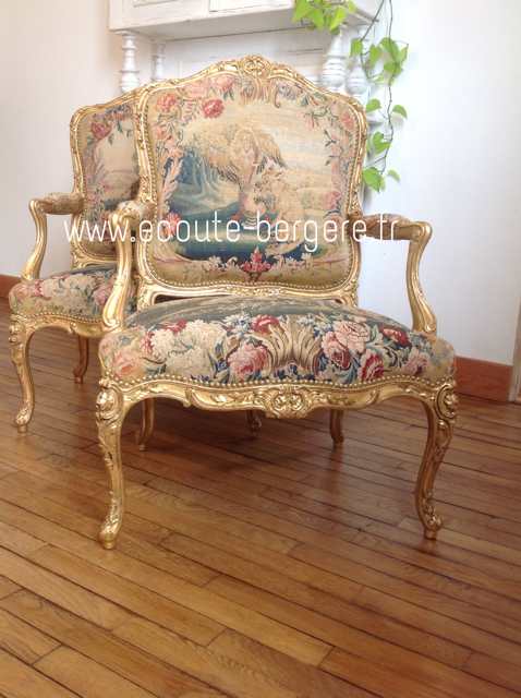 Restauration de fauteuils d'époque, avec repose de la tapisserie ancienne - restauration par Ecoute Bergère