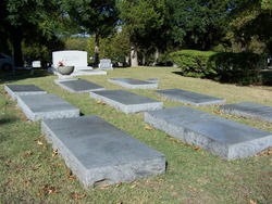 Tombes de la famille ADOUE - ADOUE family's graves - FindaGrave.com