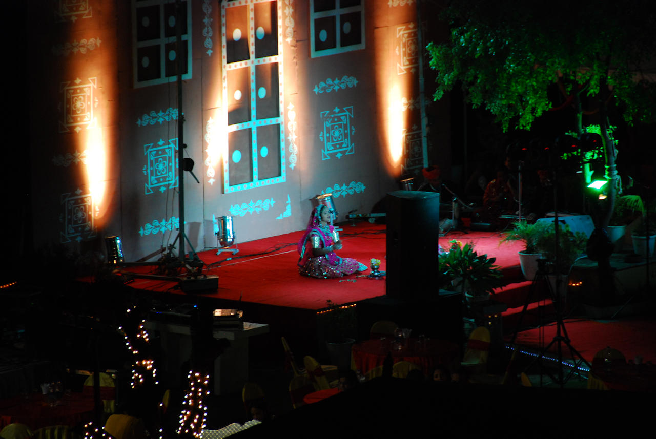 Udaipur 20.11.2014: Performance at a wedding, Oberoi Udaivilas Hotel.
