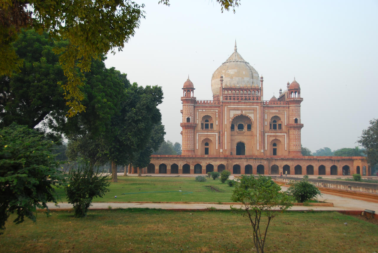 Delhi 07.11.2014: Safdarjang's Tomb.