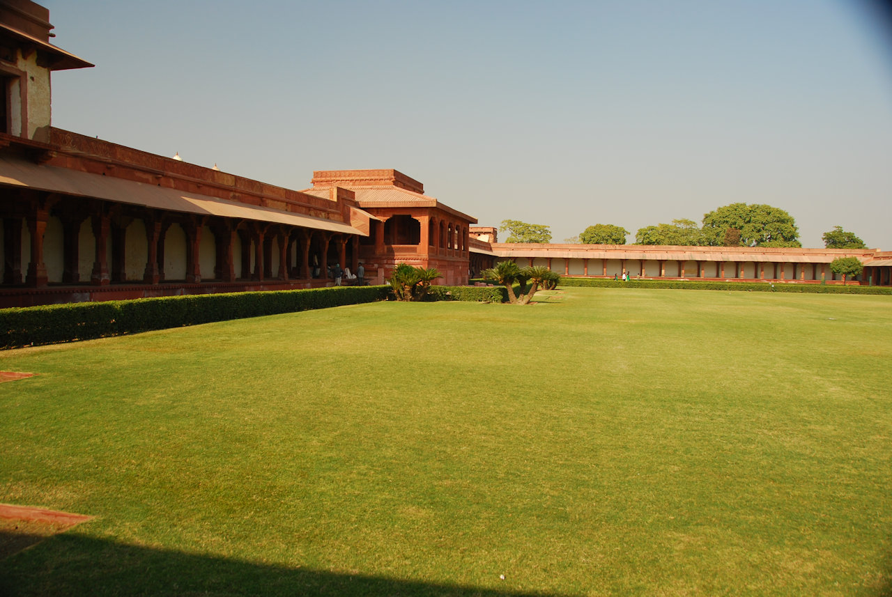 Fatehpur Sikri 28.11.2014: Diwan-i-Am (Hall of Public Audience).