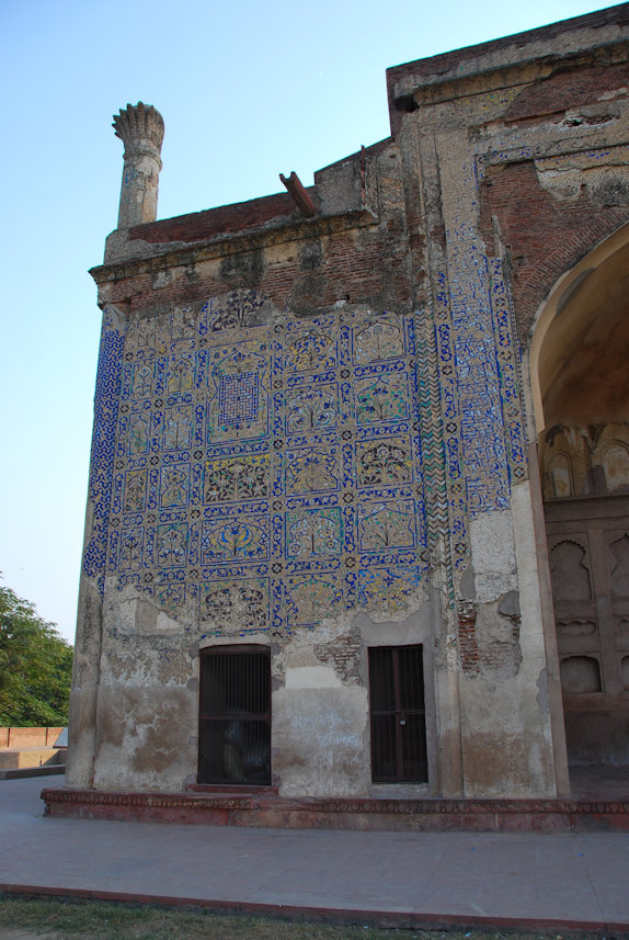 Agra 27.11.2014: Chini-ka-Rauza, tomb of the poet Afzal Khan, built 1628-1639.