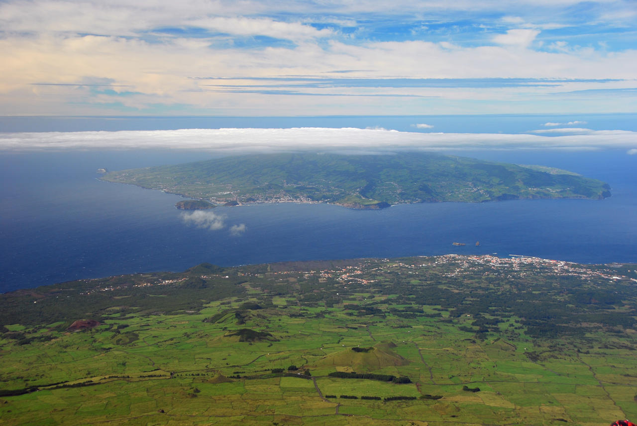Azores 12.10.2015 - Pico: View of Madaleina and Faial from Pico.