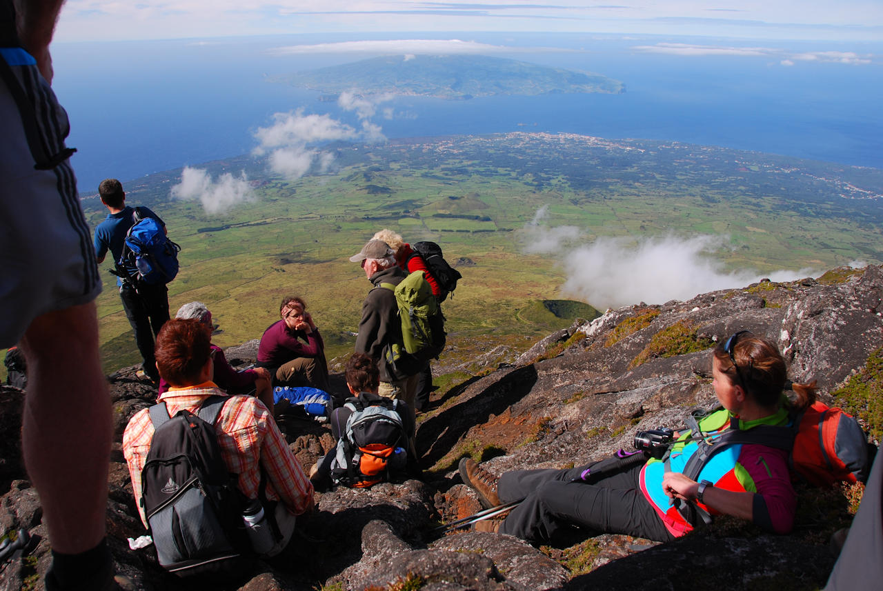 Azores 12.10.2015 - Pico: Descent of the Pico - have a break.