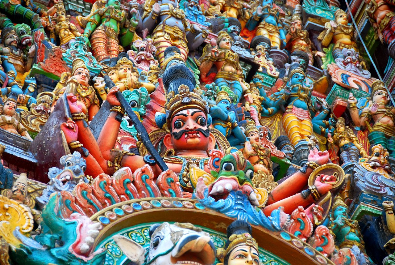 Madurai 14.01.2012: Sri Meenakshi Temple --- Details of the east gopuram.
