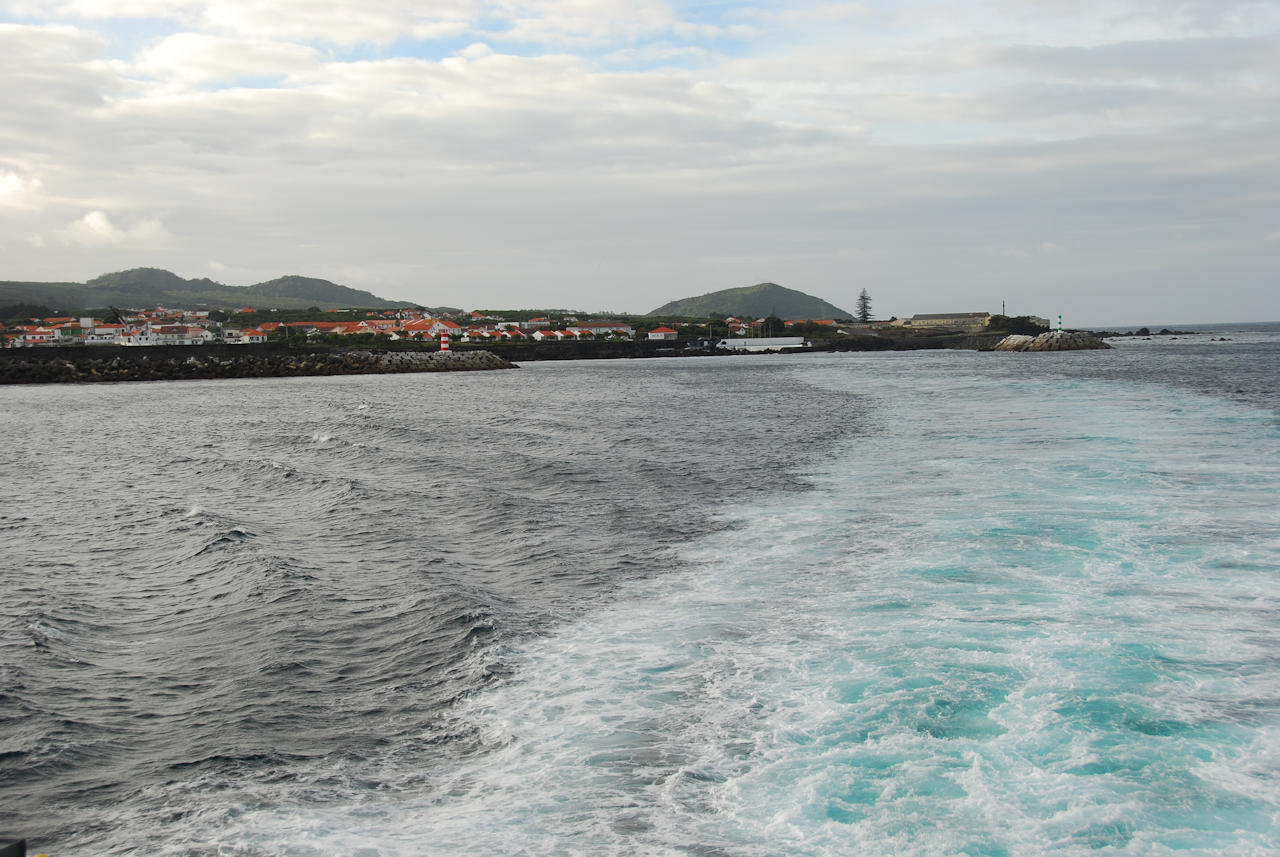 Azores 13.10.2015 - Pico: Depature from Pico, port of Madaleina.