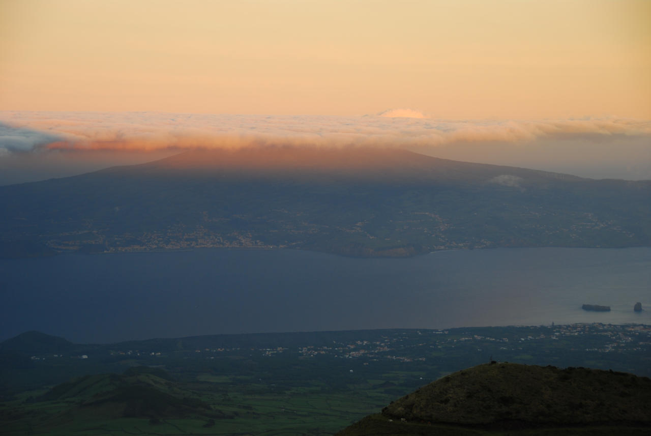 Azores 12.10.2015 - Pico: Faial at dawn.