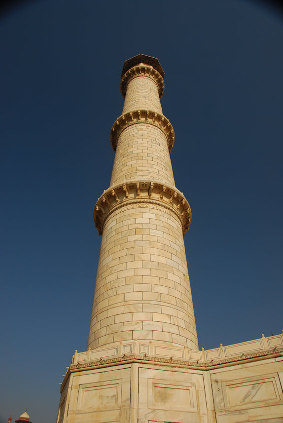 Agra 27.11.2014: On of the four minarets of the Taj Mahal.