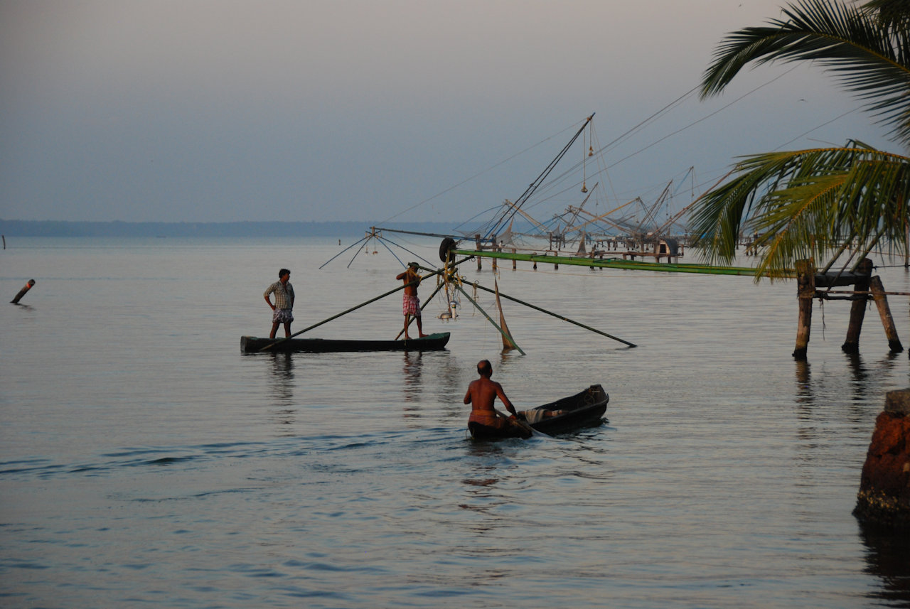Kollam Ashtamudi Lake 06.01.2012: Fisher preparing their net.
