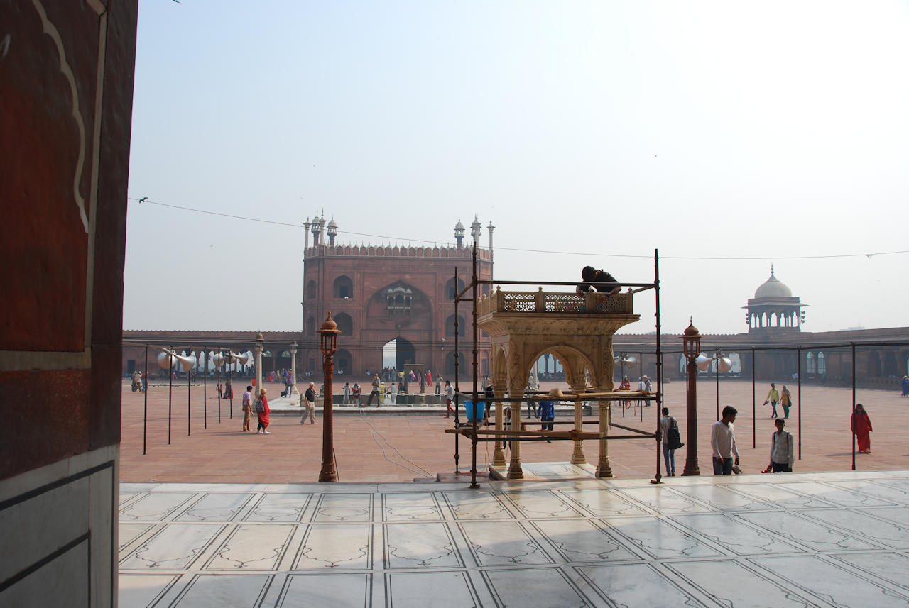 Delhi 08.11.2014: Jama Masjid, restauration work.