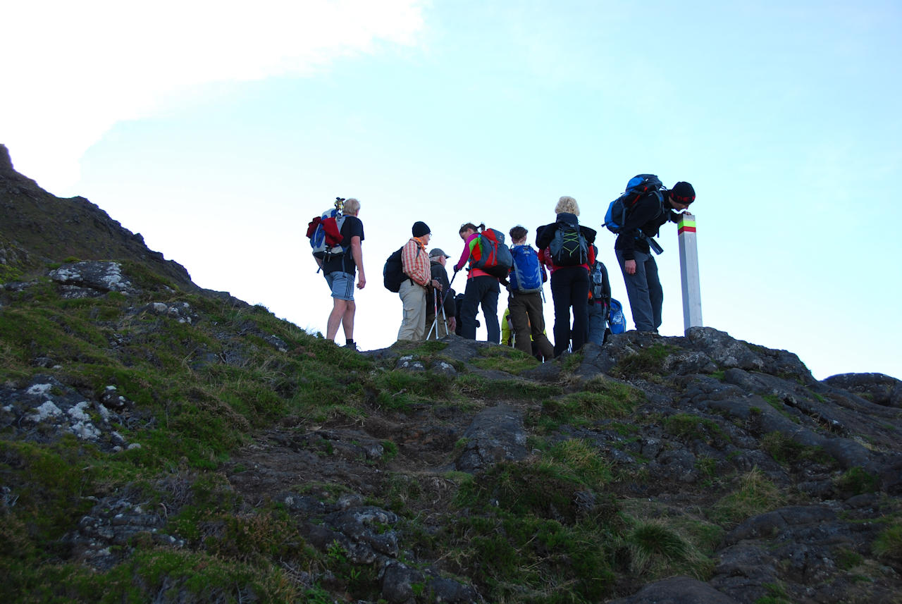 Azores 12.10.2015 - Pico: Checking the pole number. 45? No.