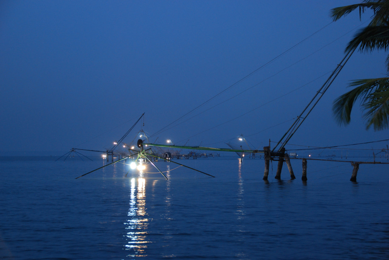 Kollam Ashtamudi Lake 06.01.2012: Fisher preparing their net.