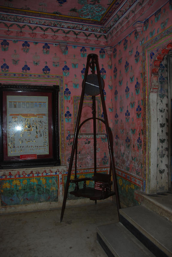 Udaipur 19.11.2014: Balance to balance out a Maharaja in gold.