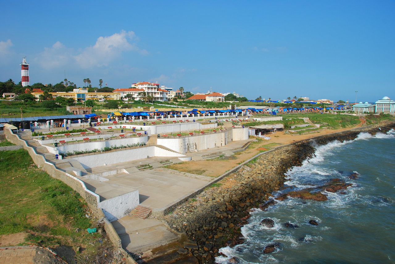 Kanyakumari 09.01.2012: Newly build promenade next to Beach Rd..