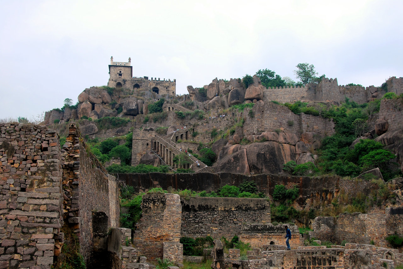 Hyderabad, 05.11.2010: Golconda Fort - Durbar Hall seen from Shahi Mahal