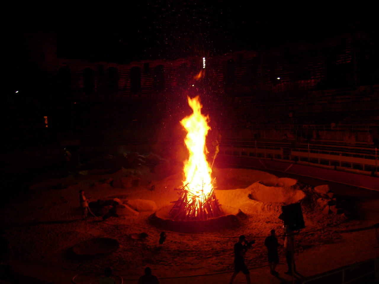 Abends am Lagerfeuer