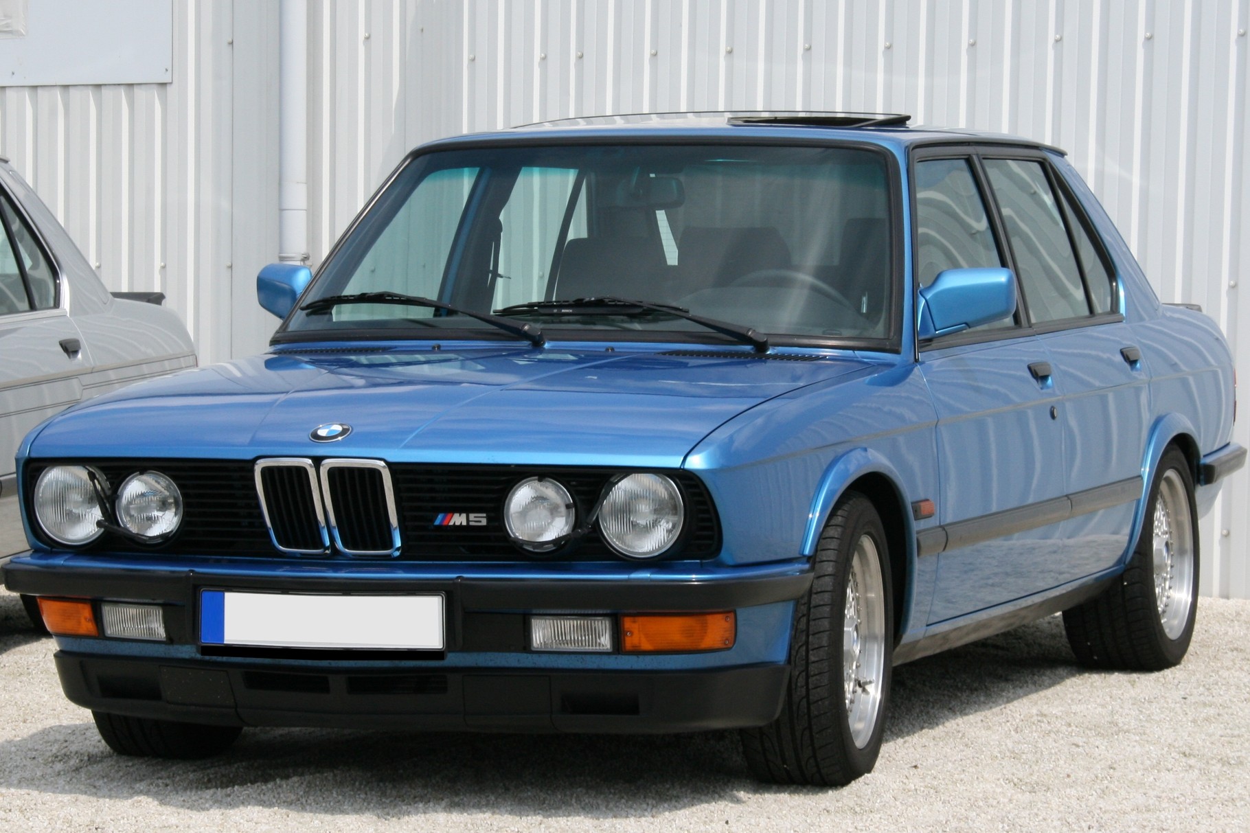 BMW M5 (E28)