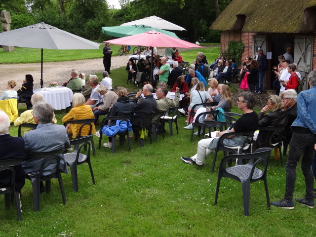 Vernissage Ausstellung "Von Bohnen und Bergen" (Volker Tiemann u. Elke Schweigart) 01.06.25 /Gut Seekamp/ Fotograf: Rolf Johanning