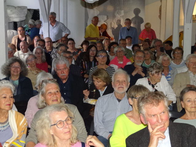 Vernissage Ausstellung "Von Bohnen und Bergen" (Volker Tiemann u. Elke Schweigart) 01.06.25 /Gut Seekamp/ Fotograf: Rolf Johanning