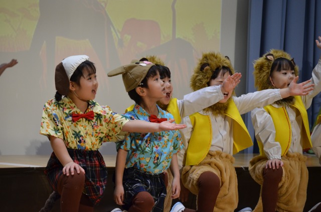 ２部④　４歳児　劇『ライオンキング』