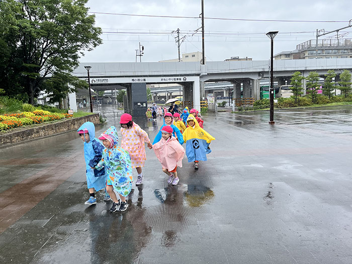 京都に着くとレインコートが活躍