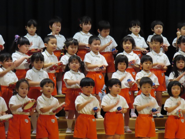 ⑮3歳児 合奏・合唱『きっとあしたはいいてんき』