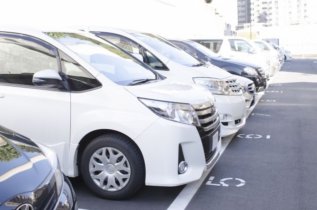 マンションの無断駐車・違法駐車への対処法を解説！注意点も！