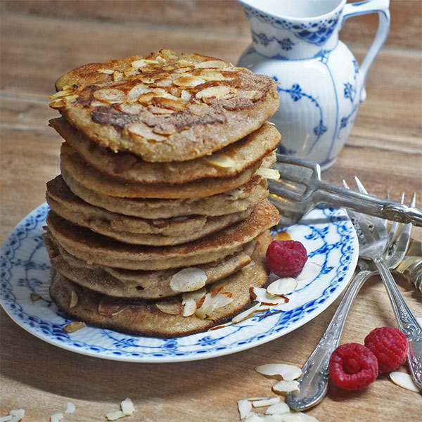 Mandelpancakes mit Espresso & Zimt