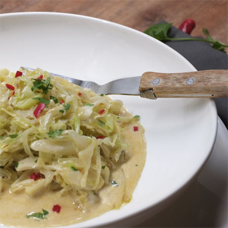 Spitzkohl mit Chili und Kokosmilch