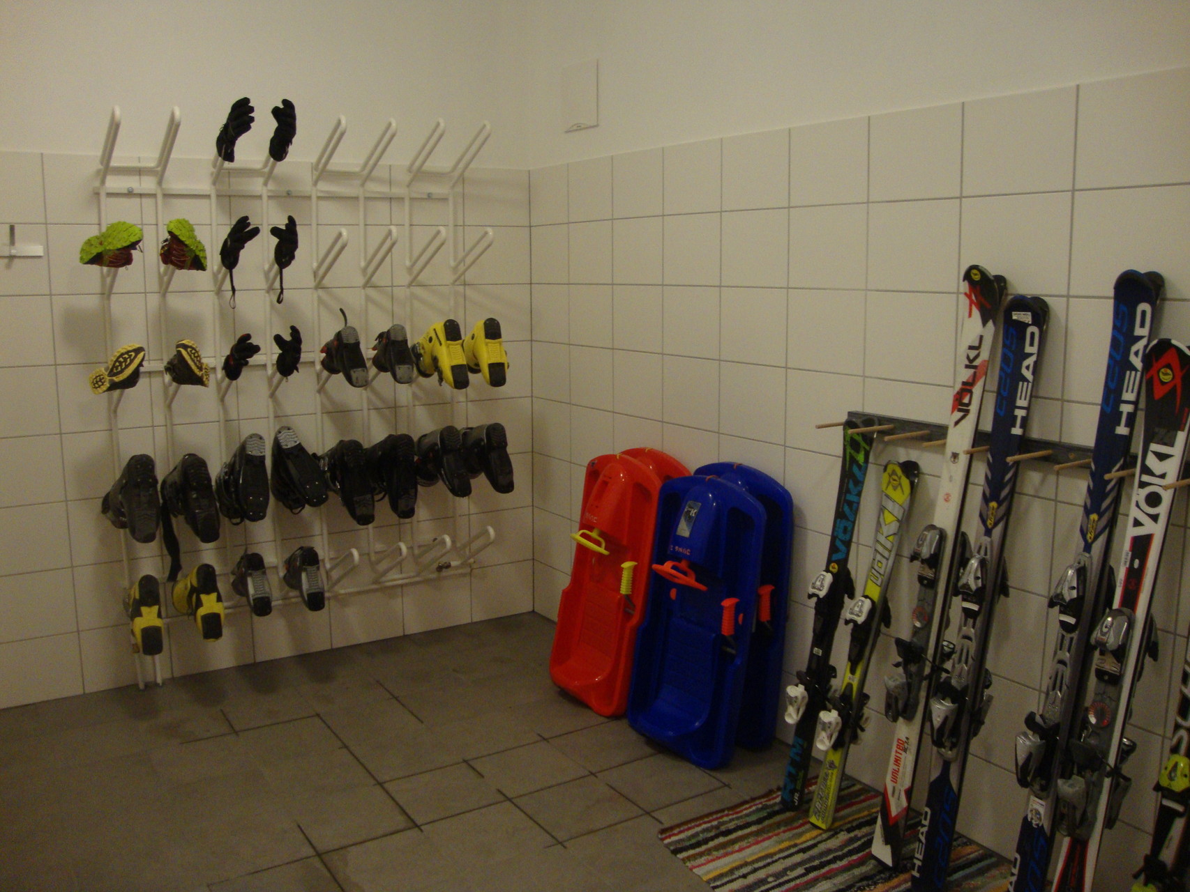 Trockenraum für Schuhe und Kleidung, Skidepot, Gratis Lenkbobverleih