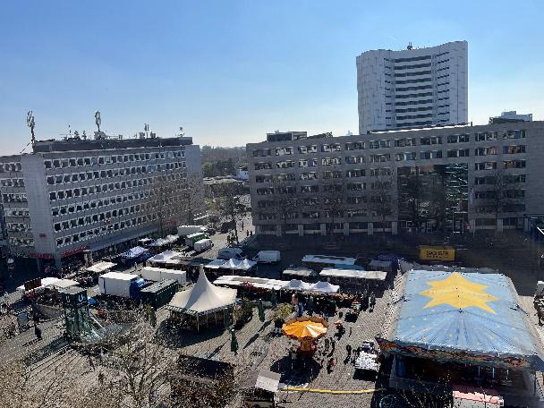 Der Wiener Platz gestern-heute -morgen.