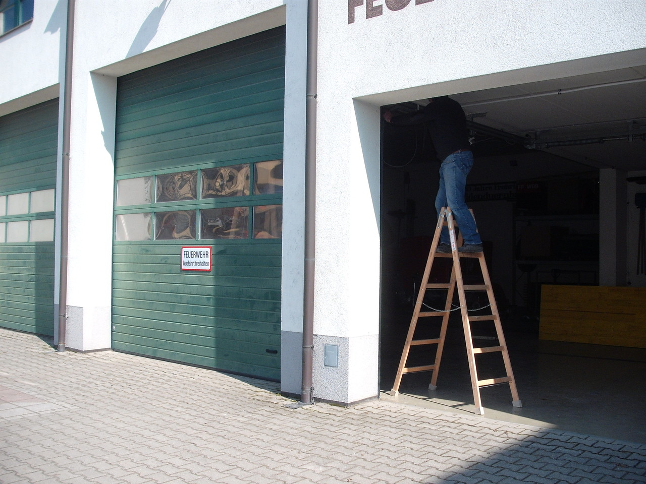 Sanierung Garagentore - FF Wildendürnbach