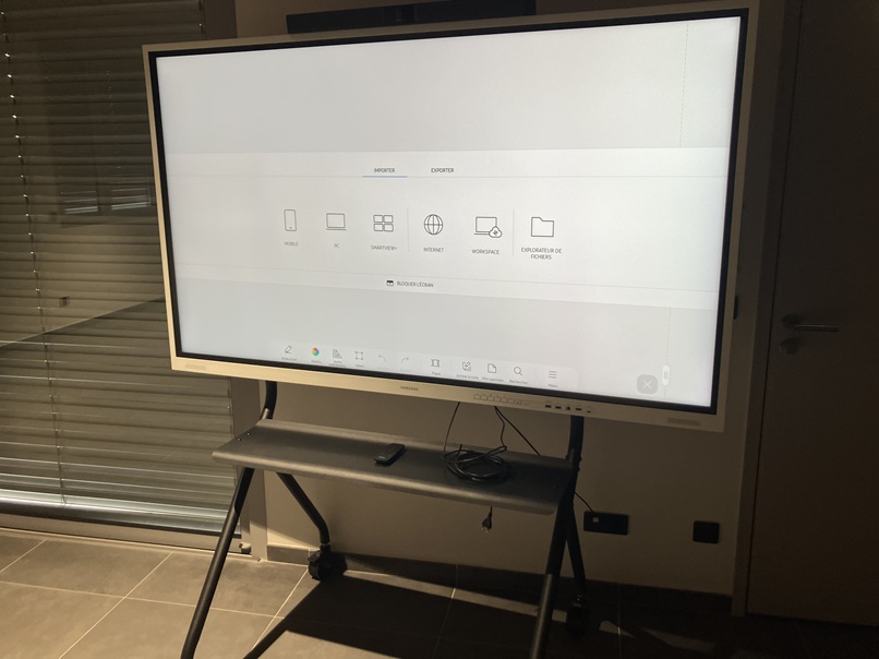 Ecran tactille Samsung Flip pro 65" + meullble roulette