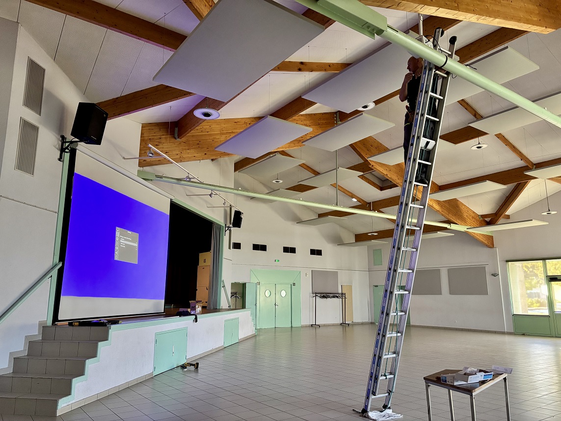 Salle des fetes de Beauvallon Vidéoprojecteur Optoma Laser 500 Lumens
