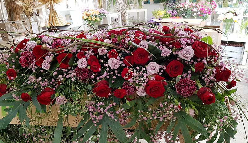 Sarggesteck mit Rosen bestellen in Wien