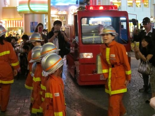 消防車 キッザニア